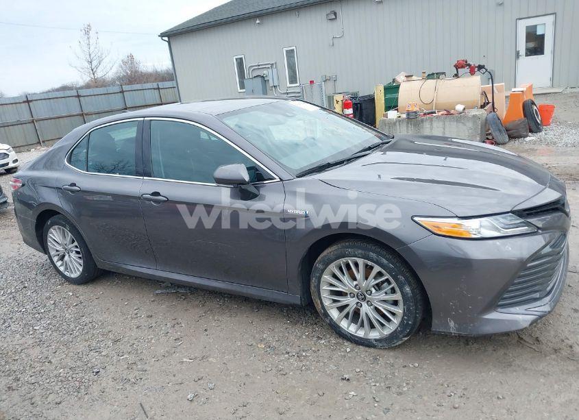 Photo 12 of 2020 Toyota Camry XLE HYBRID (VIN 4T1F31AK8LU528532)