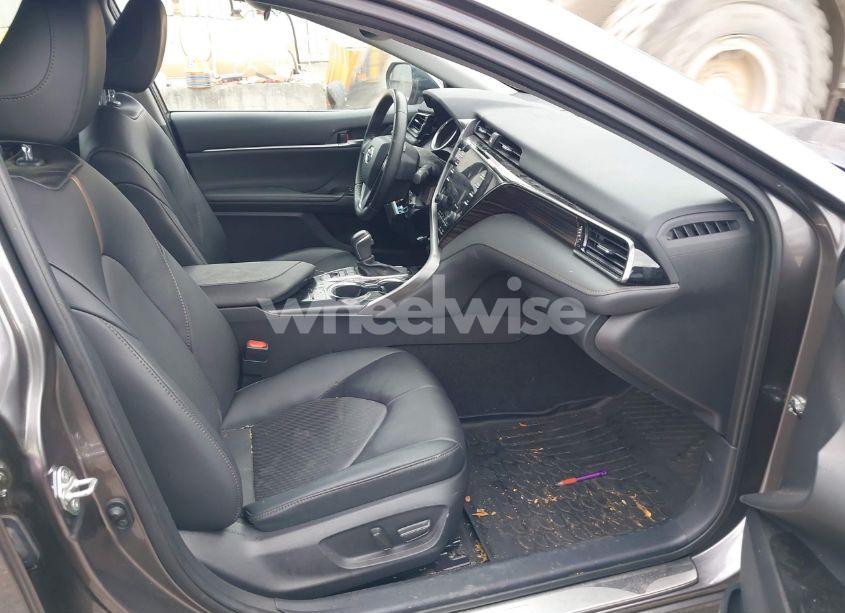 Photo 5 of 2020 Toyota Camry XLE HYBRID (VIN 4T1F31AK8LU528532)