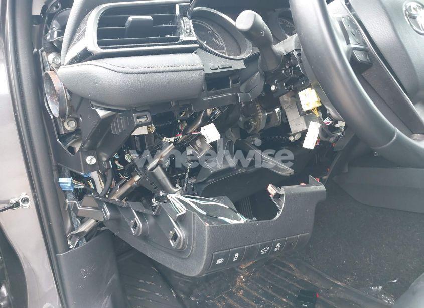 Photo 6 of 2020 Toyota Camry XLE HYBRID (VIN 4T1F31AK8LU528532)