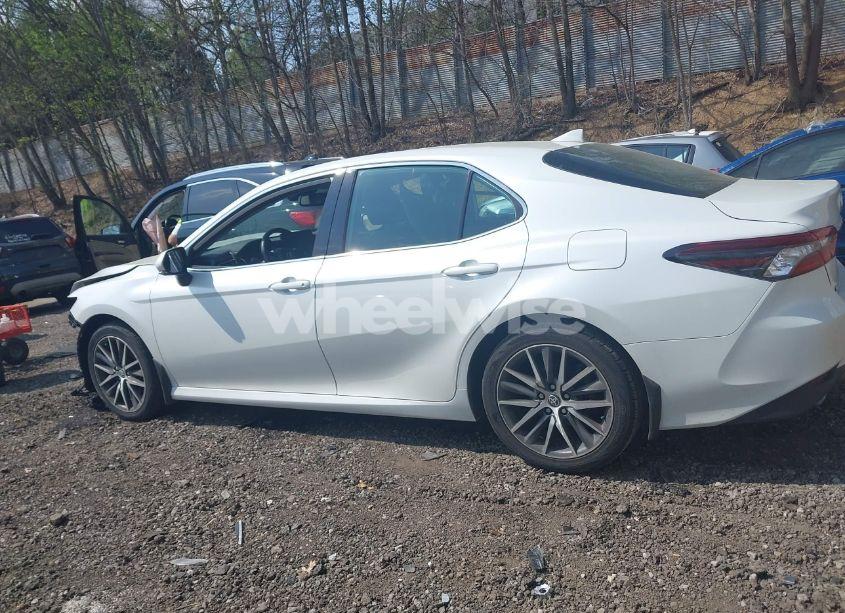 Photo 14 of 2022 Toyota Camry XLE HYBRID (VIN 4T1F31AK8NU574042)