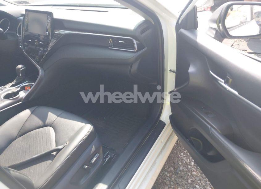 Photo 5 of 2022 Toyota Camry XLE HYBRID (VIN 4T1F31AK8NU574042)