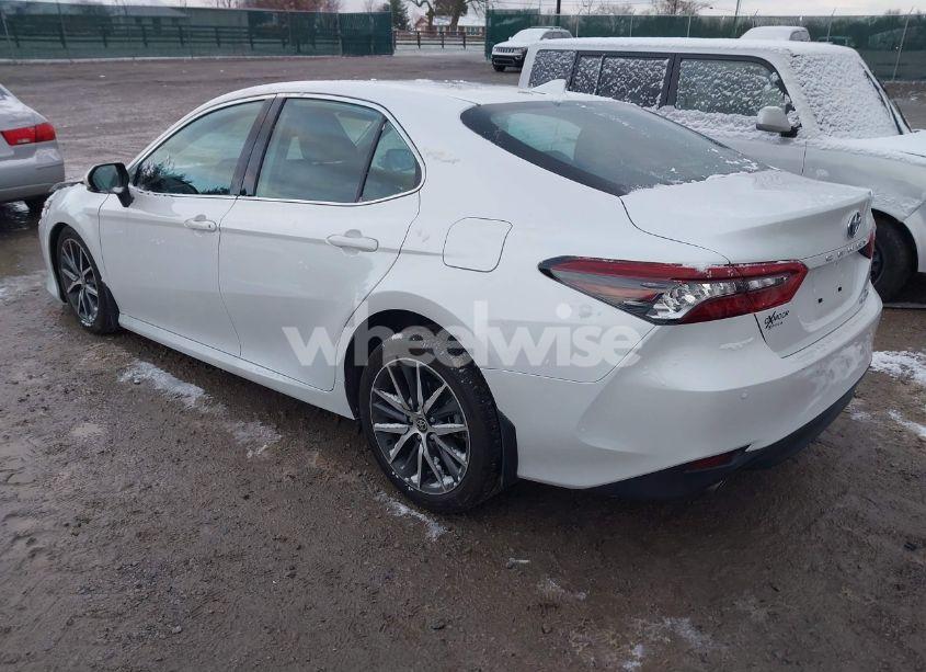 Photo 3 of 2022 Toyota Camry XLE HYBRID (VIN 4T1F31AK8NU575434)
