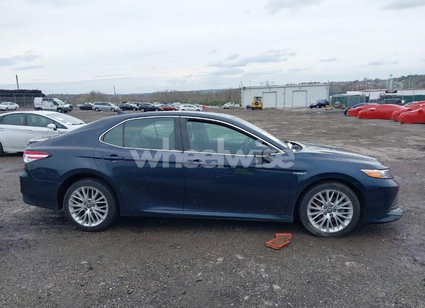 Photo 14 of 2020 Toyota Camry XLE HYBRID (VIN 4T1F31AK9LU522013)