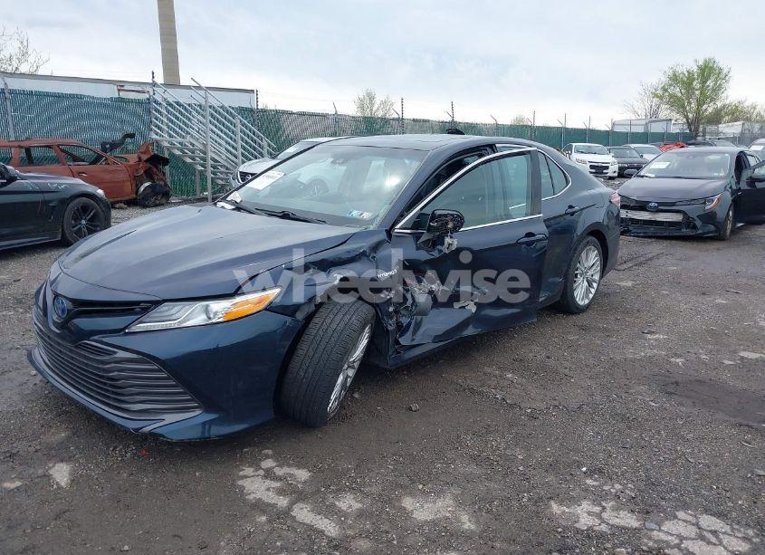 Photo 2 of 2020 Toyota Camry XLE HYBRID (VIN 4T1F31AK9LU522013)