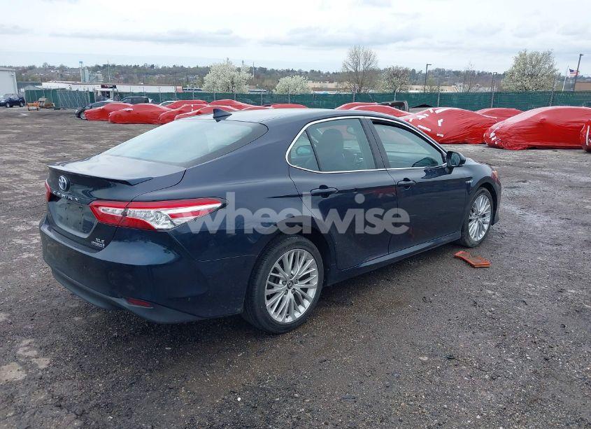 Photo 4 of 2020 Toyota Camry XLE HYBRID (VIN 4T1F31AK9LU522013)