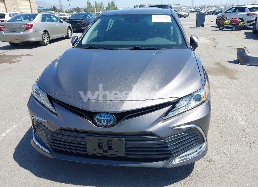 Photo 13 of 2021 Toyota Camry XLE HYBRID (VIN 4T1F31AK9MU560049)