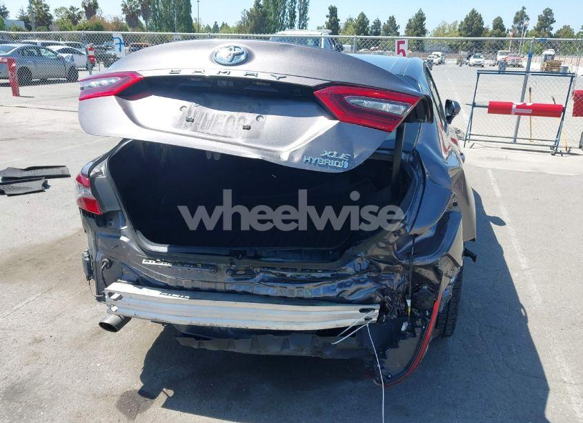 Photo 6 of 2021 Toyota Camry XLE HYBRID (VIN 4T1F31AK9MU560049)