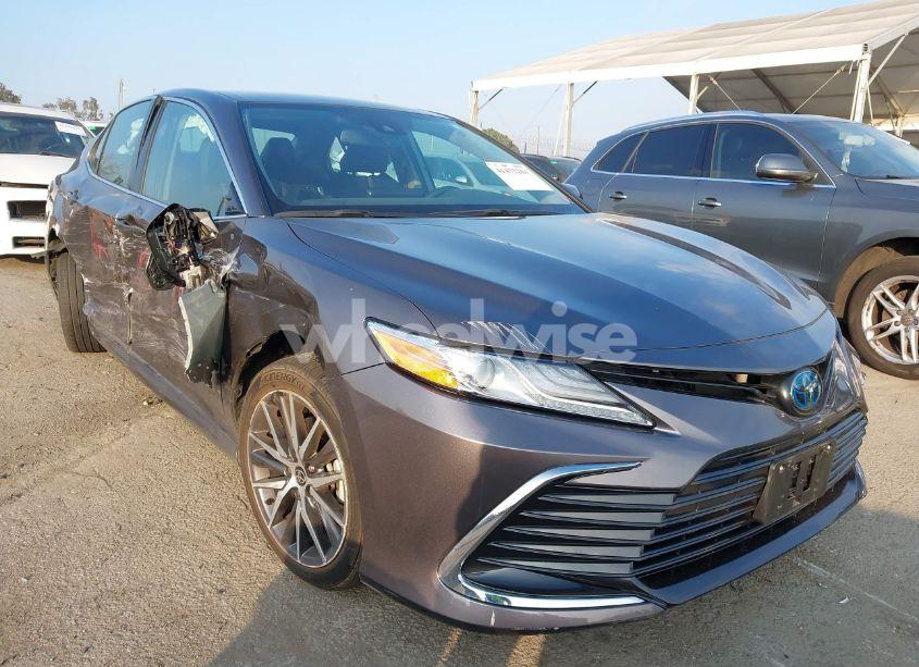 2022 Toyota Camry XLE HYBRID (VIN 4T1F31AK9NU577449) main photo