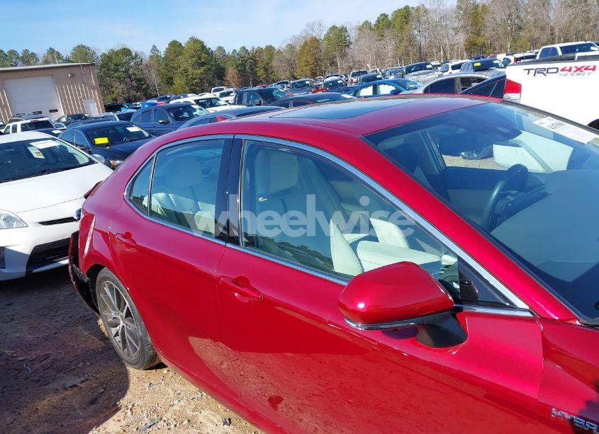 Photo 13 of 2021 Toyota Camry XLE (VIN 4T1F31AKXMU031774)