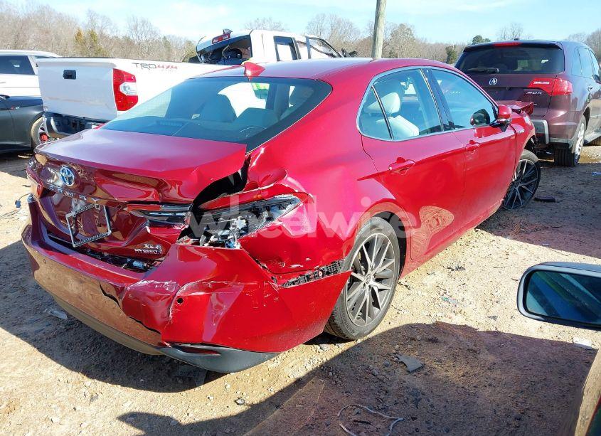 Photo 4 of 2021 Toyota Camry XLE (VIN 4T1F31AKXMU031774)