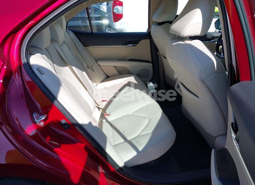 Photo 8 of 2021 Toyota Camry XLE (VIN 4T1F31AKXMU031774)