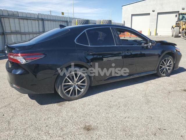 Photo 2 of 2022 TOYOTA CAMRY XLE (VIN 4T1F31AKXNU570073)