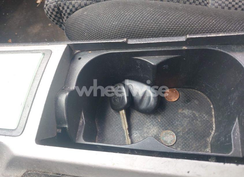 Photo 11 of 2005 Toyota Camry SOLARA SE (VIN 4T1FA38P05U063511)