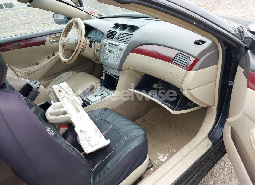 Photo 5 of 2005 Toyota Camry SOLARA SLE (VIN 4T1FA38PX5U058851)