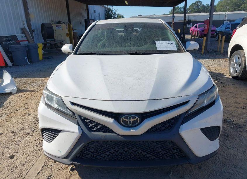 Photo 13 of 2020 Toyota Camry SE (VIN 4T1G11AK0LU304830)