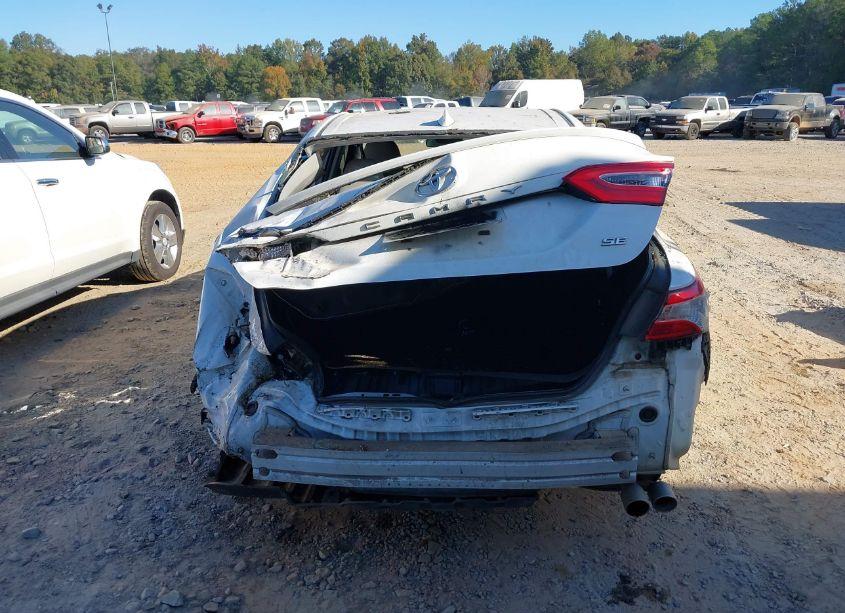 Photo 17 of 2020 Toyota Camry SE (VIN 4T1G11AK0LU304830)