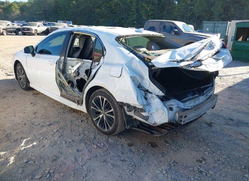 Photo 3 of 2020 Toyota Camry SE (VIN 4T1G11AK0LU304830)