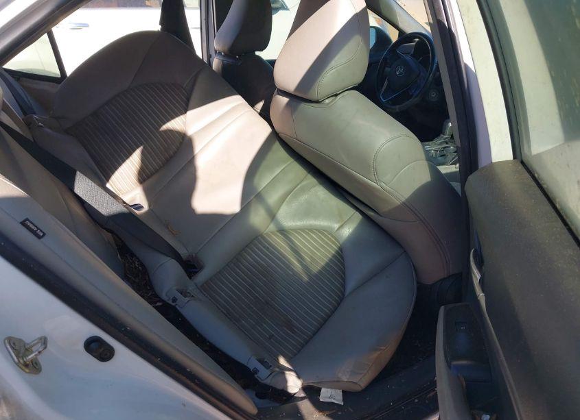 Photo 8 of 2020 Toyota Camry SE (VIN 4T1G11AK0LU304830)