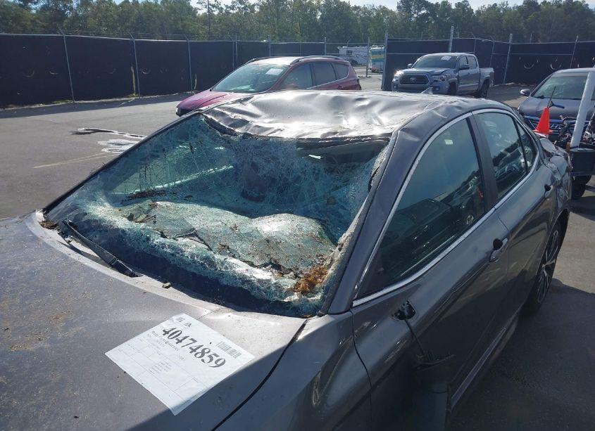 Photo 6 of 2020 Toyota Camry SE (VIN 4T1G11AK0LU306402)