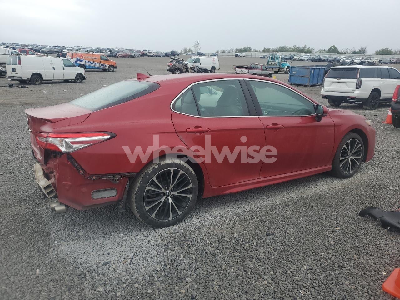 Photo 3 of 2020 TOYOTA CAMRY SE (VIN 4T1G11AK0LU311695)