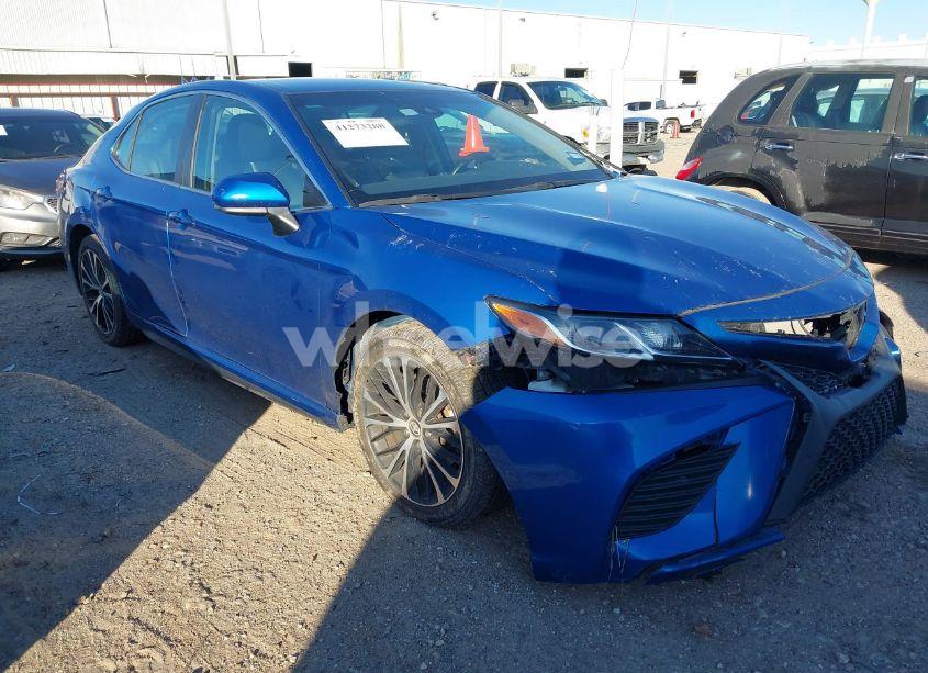 2020 Toyota Camry SE (VIN 4T1G11AK0LU315021) main photo