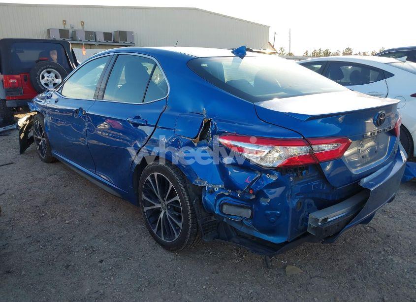 Photo 3 of 2020 Toyota Camry SE (VIN 4T1G11AK0LU315021)