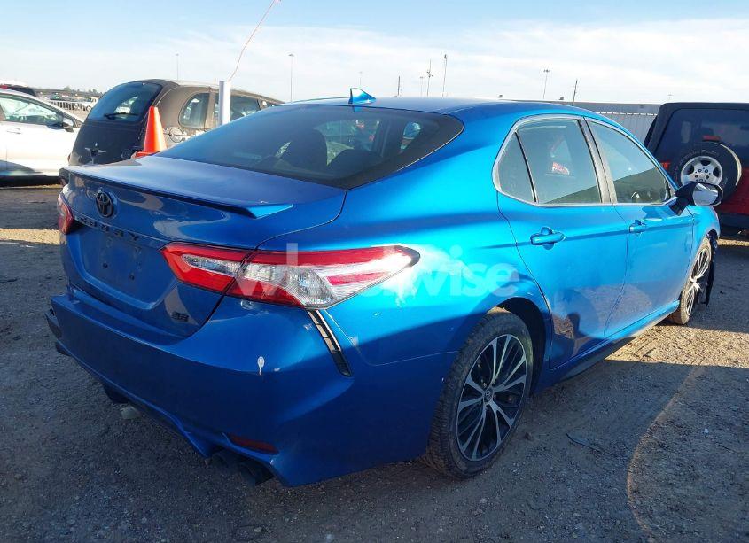 Photo 4 of 2020 Toyota Camry SE (VIN 4T1G11AK0LU315021)