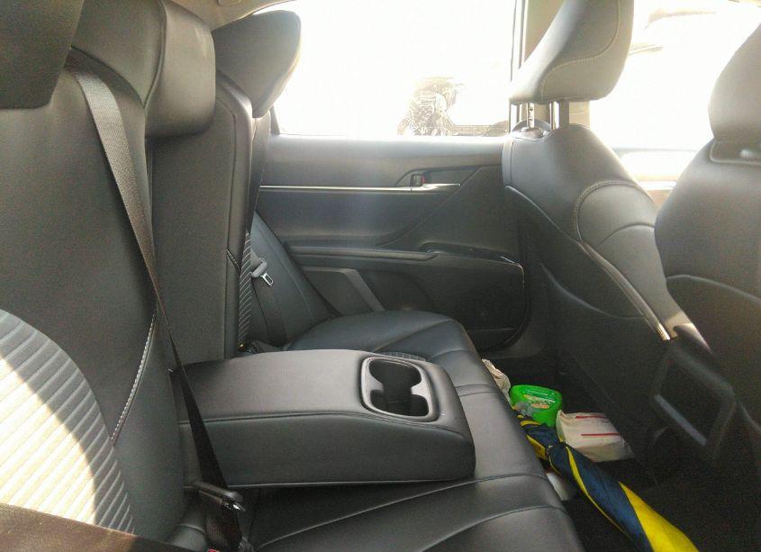 Photo 8 of 2020 Toyota Camry SE (VIN 4T1G11AK0LU327458)