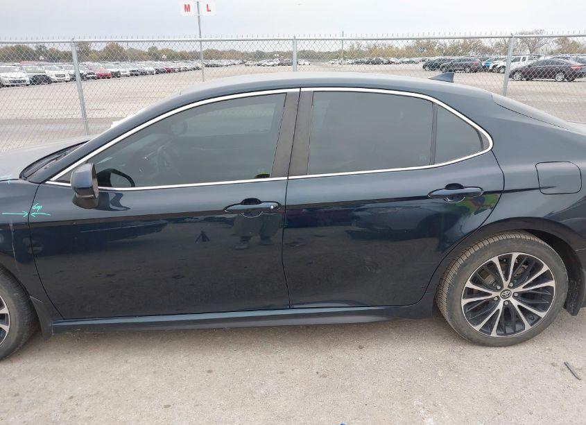 Photo 15 of 2020 Toyota Camry SE (VIN 4T1G11AK0LU331266)