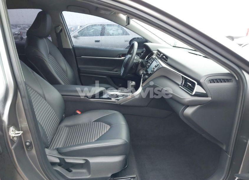 Photo 5 of 2020 Toyota Camry SE (VIN 4T1G11AK0LU333003)