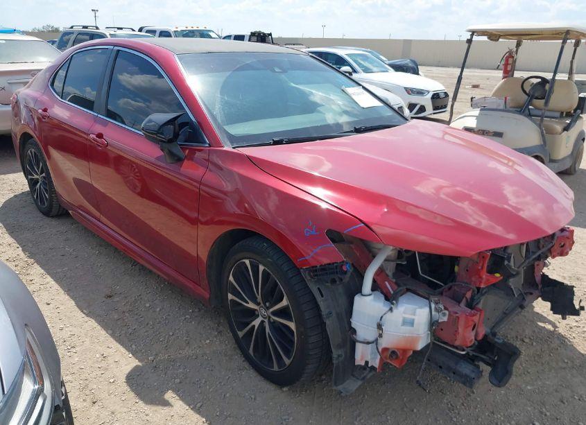 2020 Toyota Camry SE (VIN 4T1G11AK0LU343644) main photo