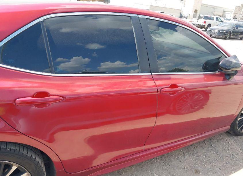 Photo 14 of 2020 Toyota Camry SE (VIN 4T1G11AK0LU343644)