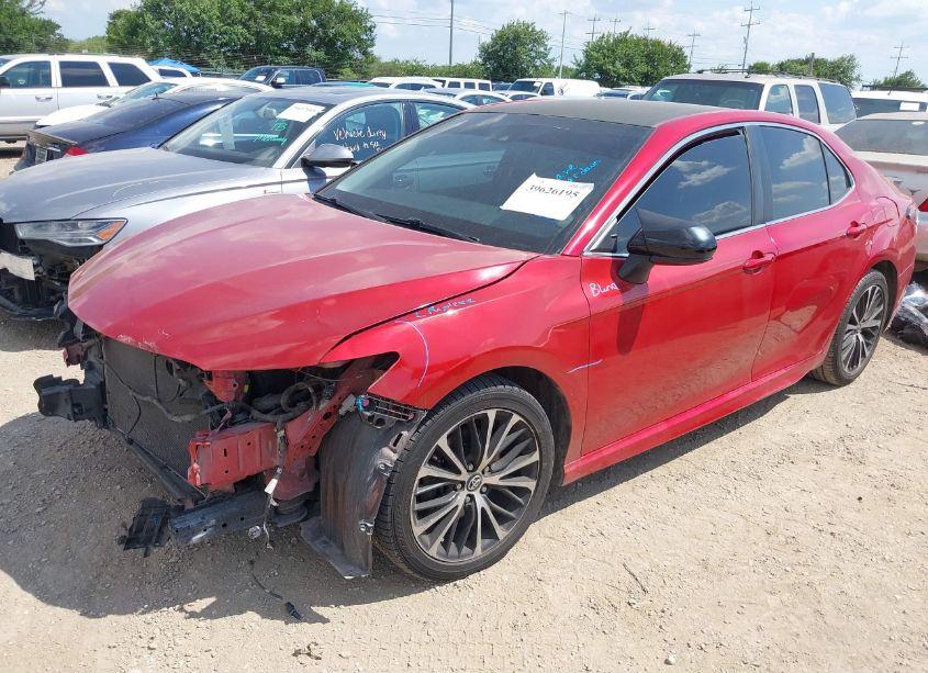 Photo 2 of 2020 Toyota Camry SE (VIN 4T1G11AK0LU343644)