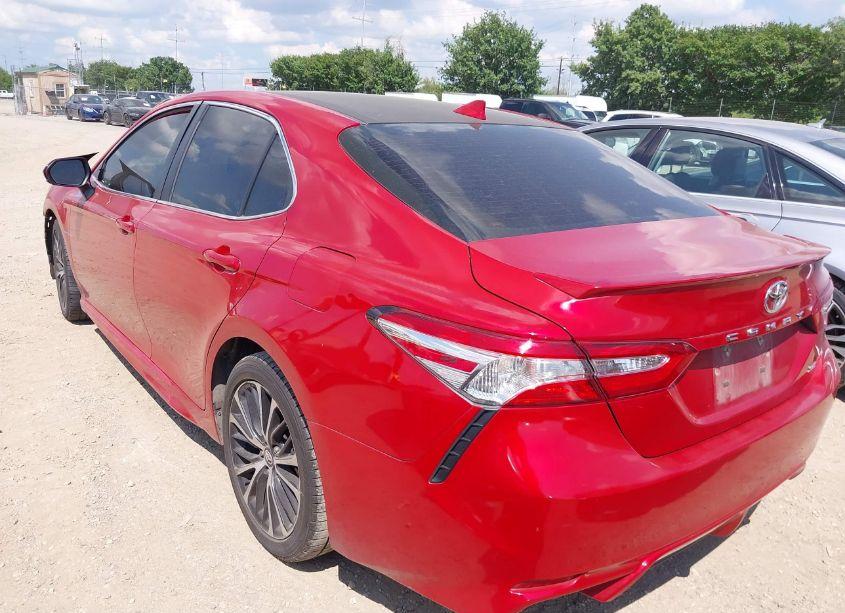 Photo 3 of 2020 Toyota Camry SE (VIN 4T1G11AK0LU343644)