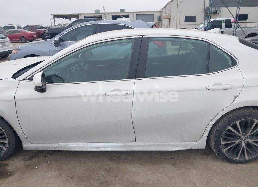 Photo 14 of 2020 Toyota Camry SE (VIN 4T1G11AK0LU357527)