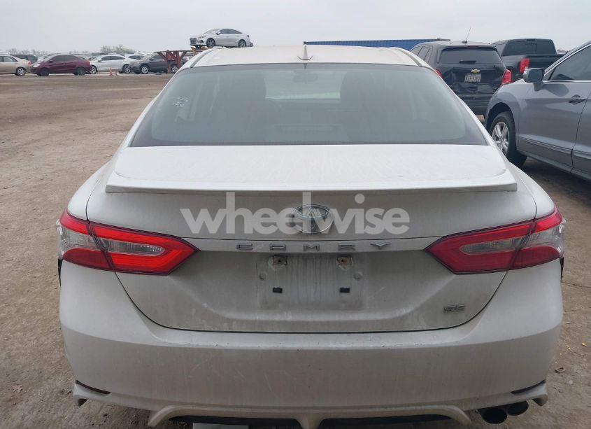 Photo 16 of 2020 Toyota Camry SE (VIN 4T1G11AK0LU357527)