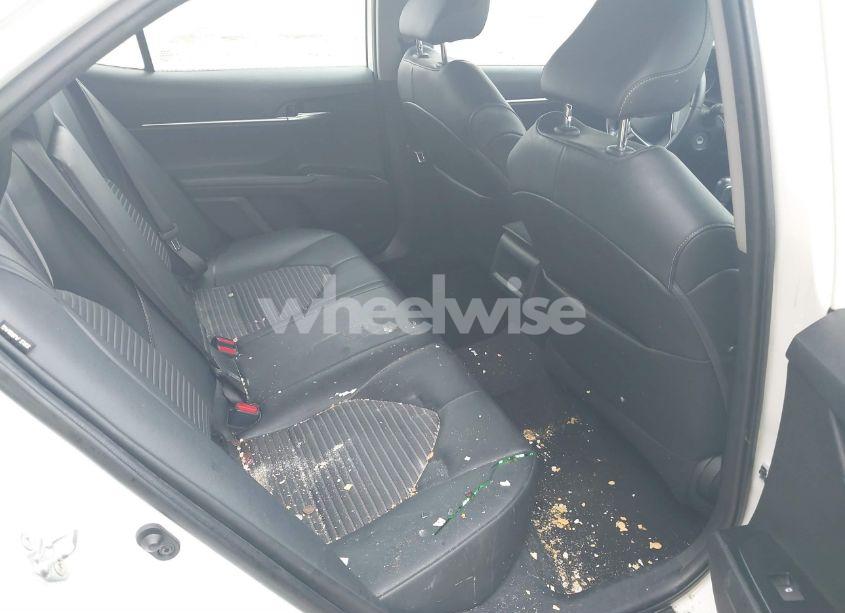 Photo 8 of 2020 Toyota Camry SE (VIN 4T1G11AK0LU357527)