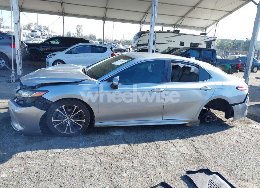 Photo 14 of 2020 Toyota Camry SE (VIN 4T1G11AK0LU365532)