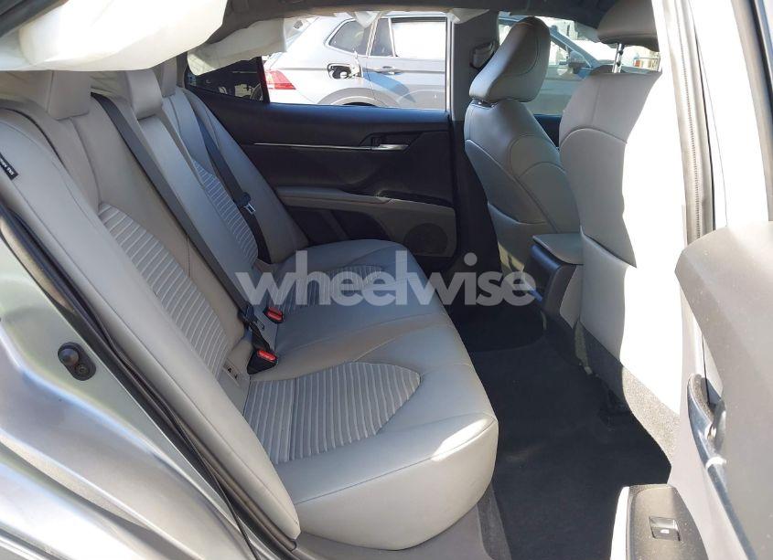 Photo 8 of 2020 Toyota Camry SE (VIN 4T1G11AK0LU365532)