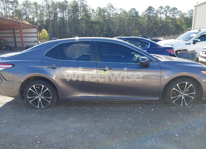 Photo 13 of 2020 Toyota Camry SE/SE NIGHT SHADE (VIN 4T1G11AK0LU383805)