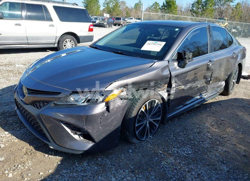 Photo 2 of 2020 Toyota Camry SE/SE NIGHT SHADE (VIN 4T1G11AK0LU383805)