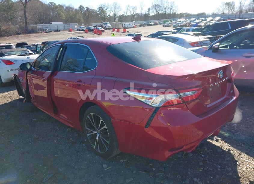 Photo 3 of 2020 Toyota Camry SE (VIN 4T1G11AK0LU401154)