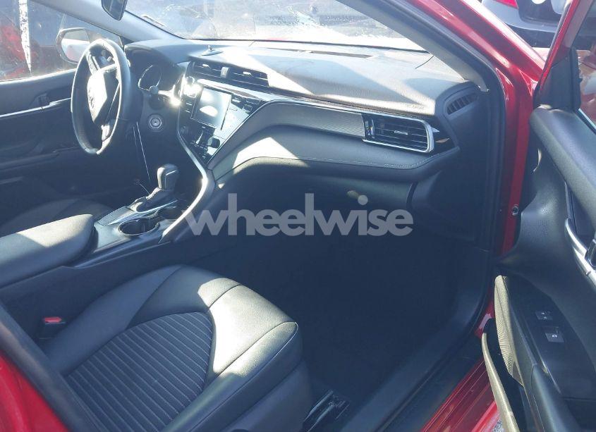 Photo 5 of 2020 Toyota Camry SE (VIN 4T1G11AK0LU401154)