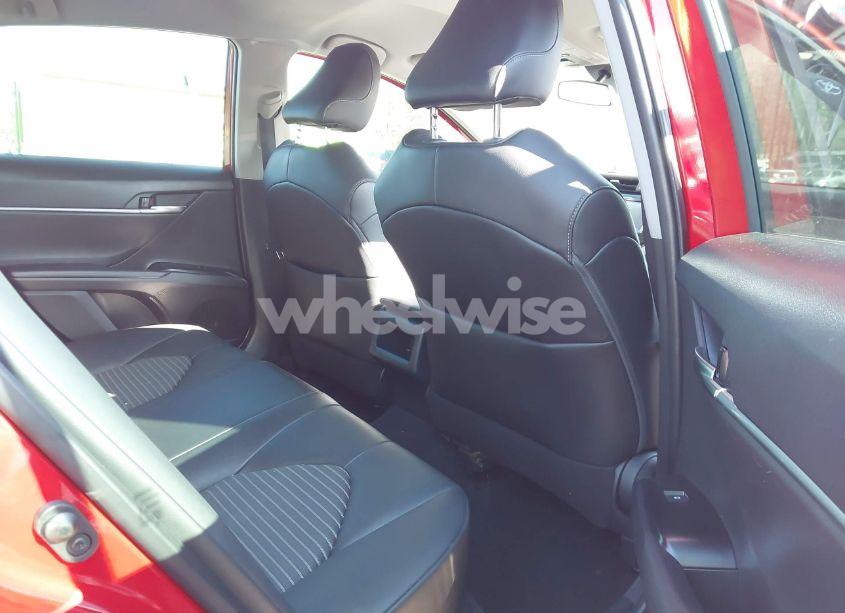 Photo 8 of 2020 Toyota Camry SE (VIN 4T1G11AK0LU401154)