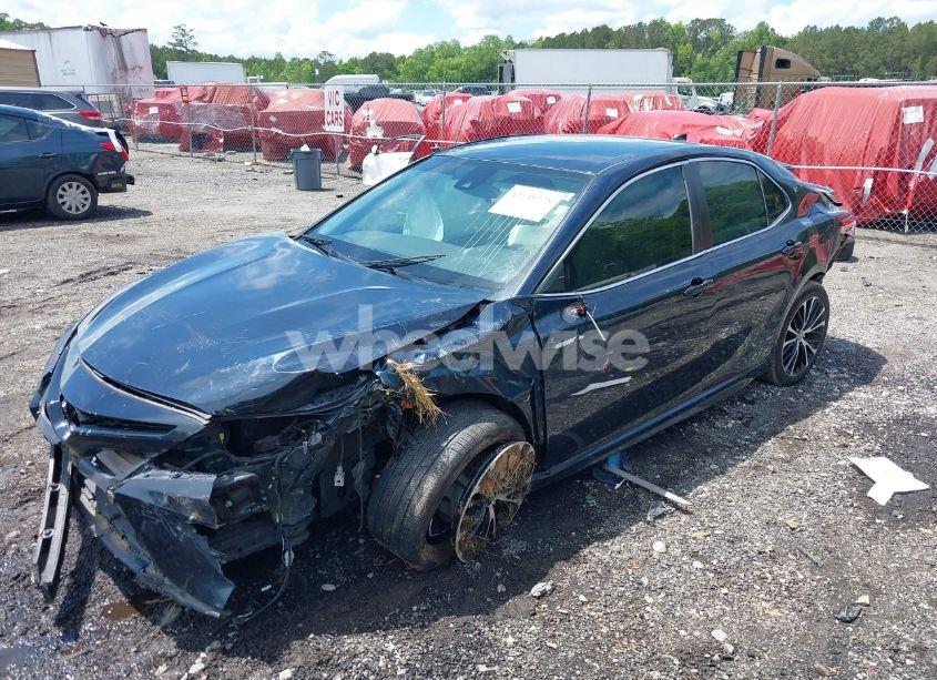 Photo 2 of 2020 Toyota Camry SE (VIN 4T1G11AK0LU873578)