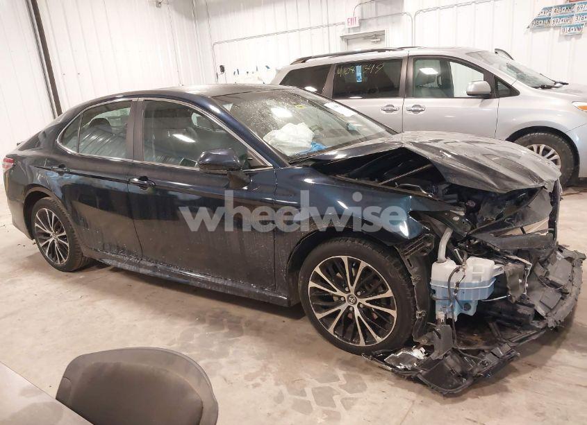 Photo 13 of 2020 Toyota Camry SE (VIN 4T1G11AK0LU890932)