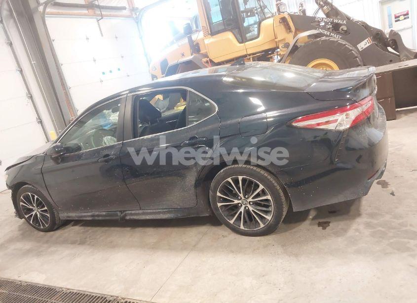 Photo 14 of 2020 Toyota Camry SE (VIN 4T1G11AK0LU890932)