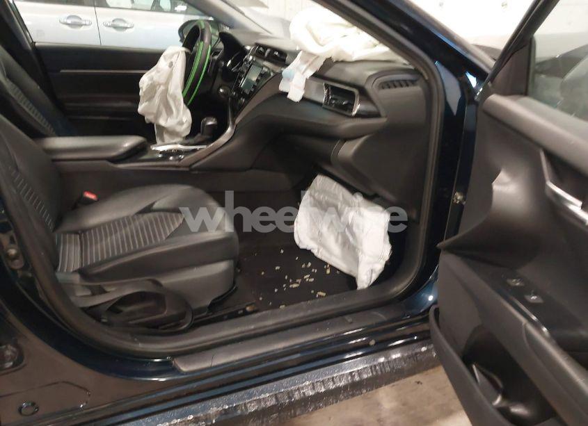 Photo 5 of 2020 Toyota Camry SE (VIN 4T1G11AK0LU890932)