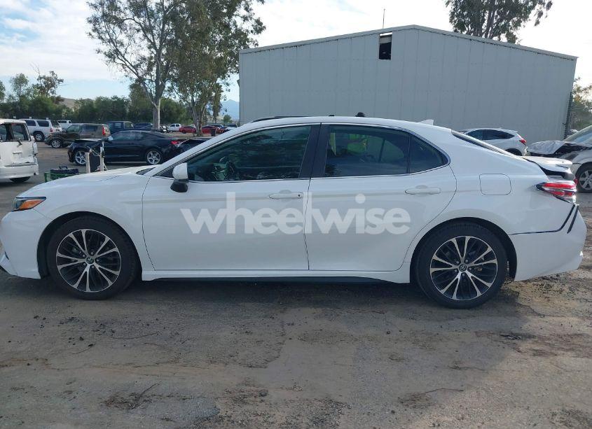 Photo 14 of 2020 Toyota Camry SE (VIN 4T1G11AK0LU893992)