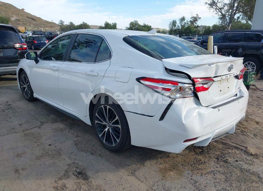 Photo 3 of 2020 Toyota Camry SE (VIN 4T1G11AK0LU893992)